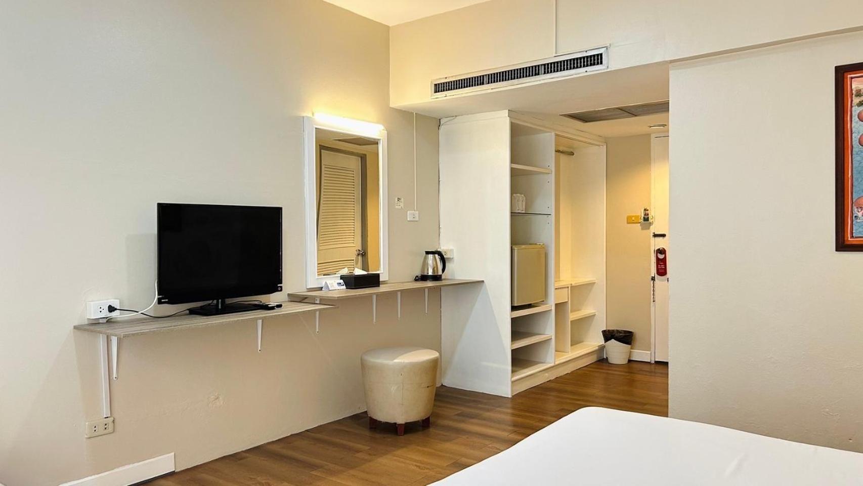 Ayothaya Riverside Hotel 3*