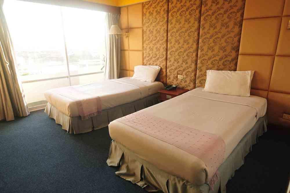 Ayothaya Riverside Hotel