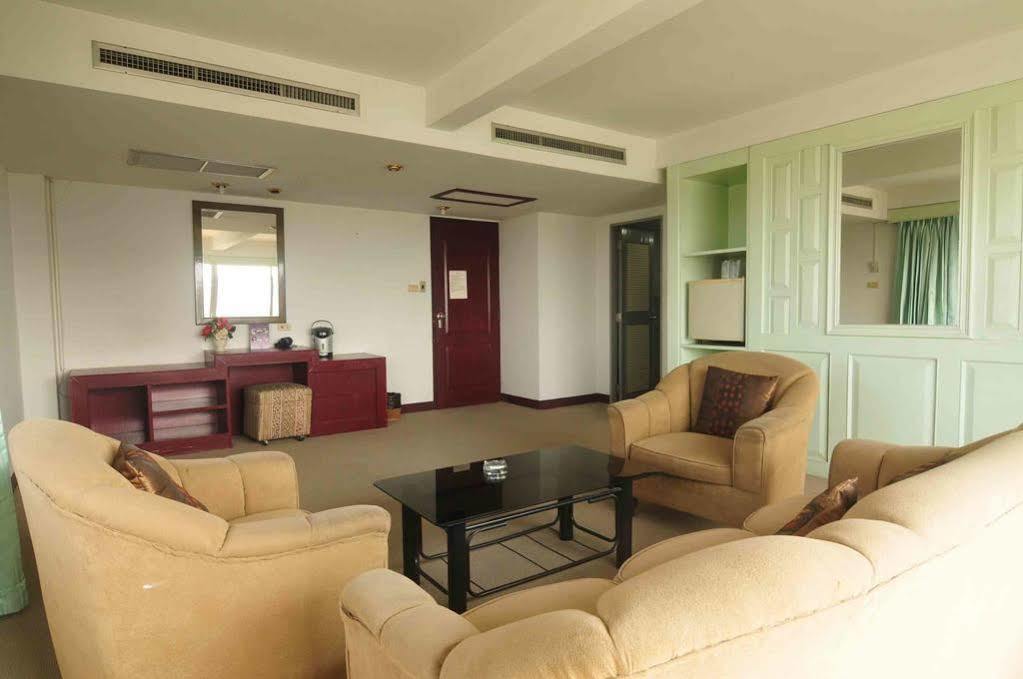 Ayothaya Riverside Hotel